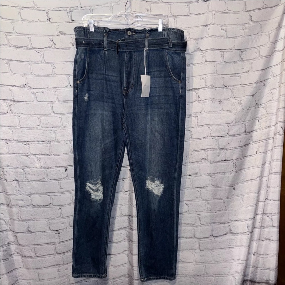 KanCan Ultra High Rise Belted Paperbag Mom Jeans  Denim Dark Wash Size 15/31 - Picture 3 of 9